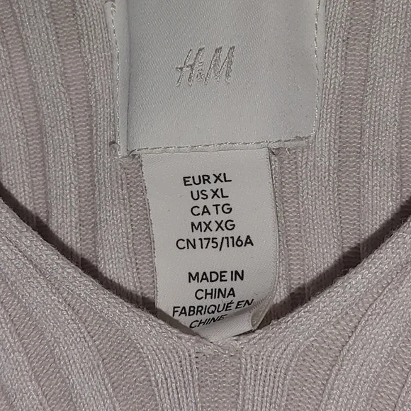 2/$20 Off-White Ribbed Crop Top - Picture 4 of 4